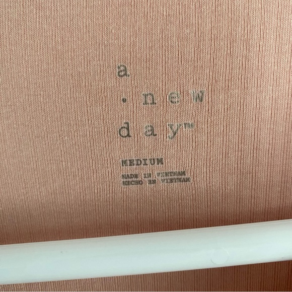 🦋4/$20 SALE - NWOT light pink ribbed tee - Picture 3 of 3